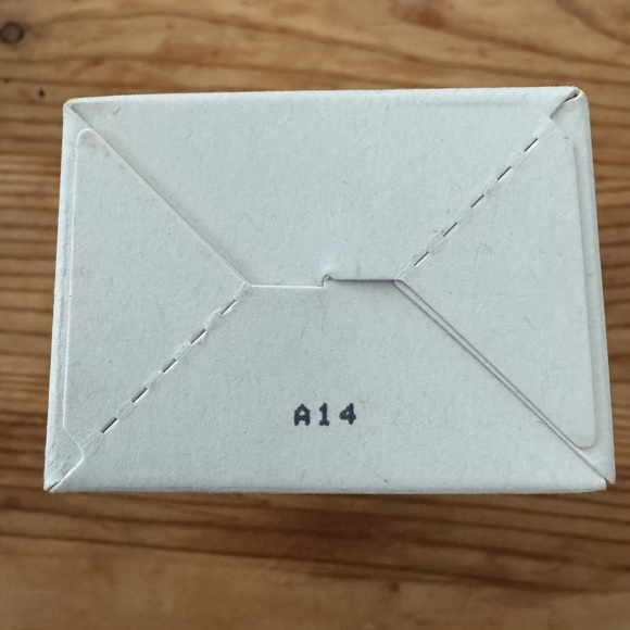 Haus Labs Triclone Skin Tech Foundation light warm - Picture 7 of 11